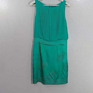 Vince Camuto Size 6 sleeveless green dress